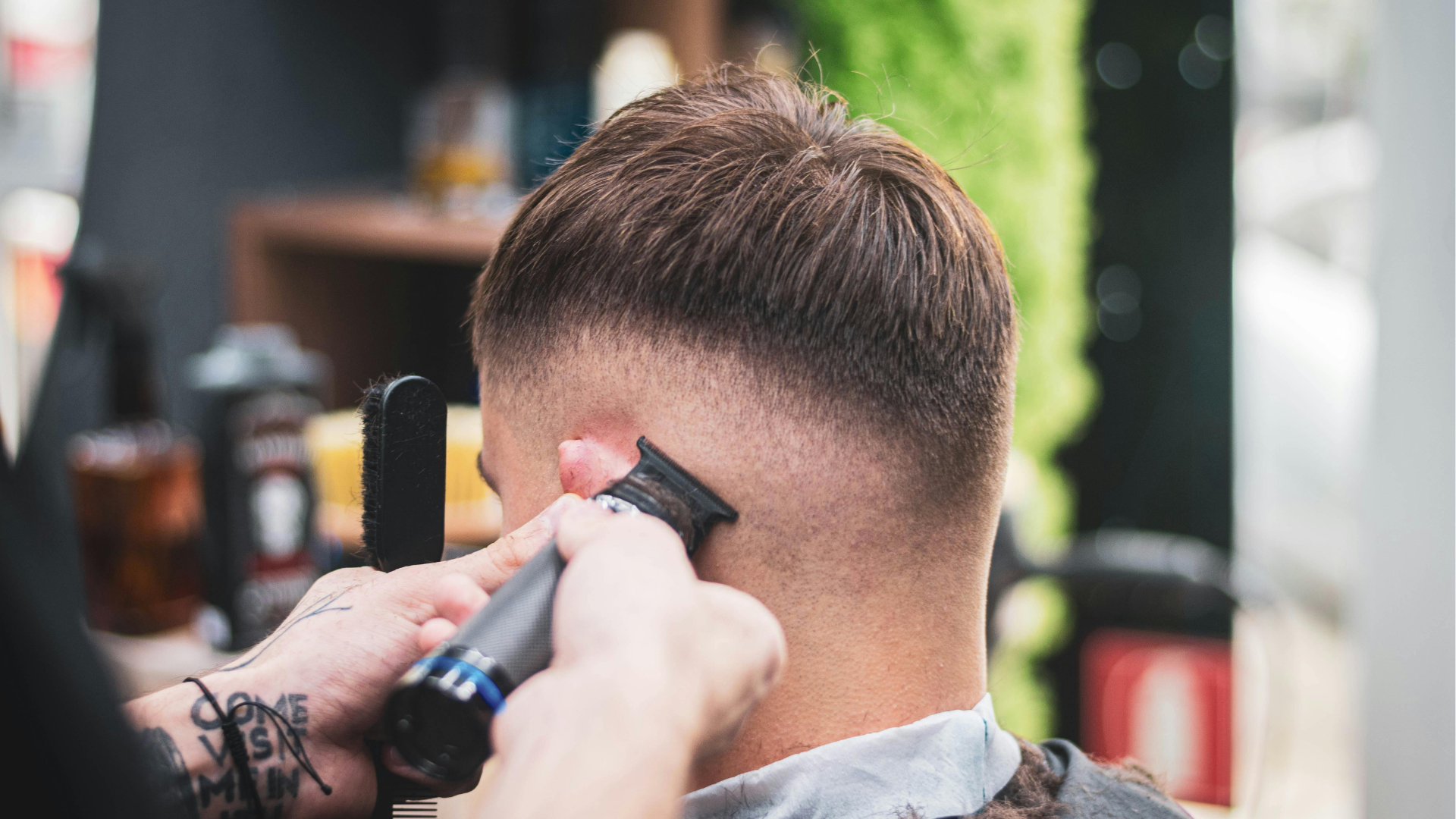 <p>Nos expert mettent en forme votre coiffure</p>